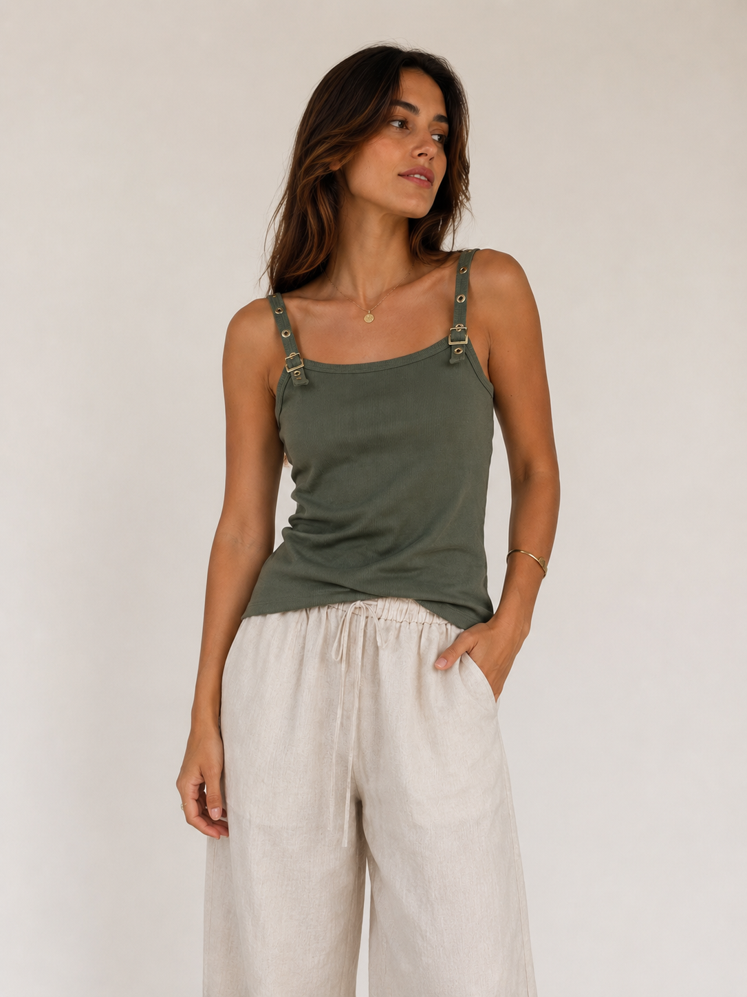 CAMISETA RIB HEBILLAS