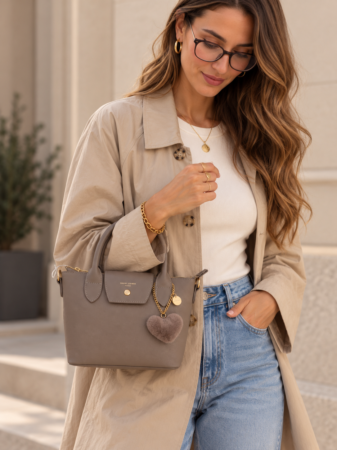 Bolso corazón bandolera taupe