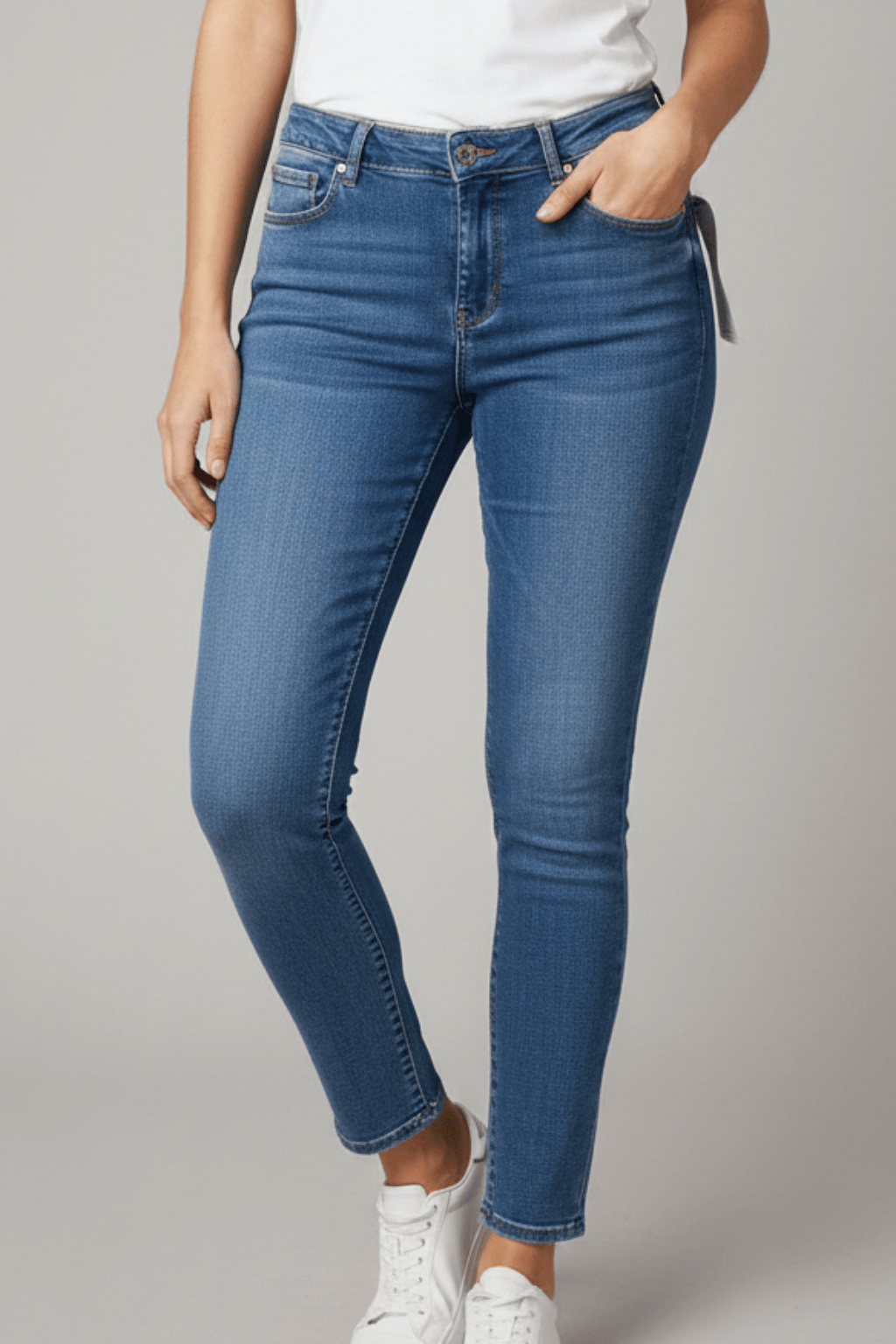 PUSH UP RÖHRENJEANS