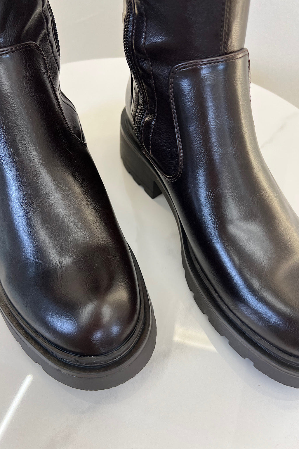 BOTA ALTA PLANA MARRON MELISA