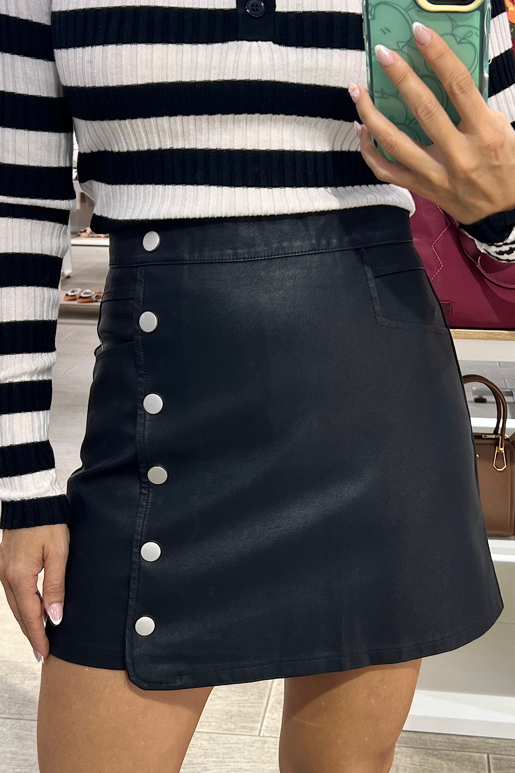 FALDA PANTALON POLIPIEL BOTONES
