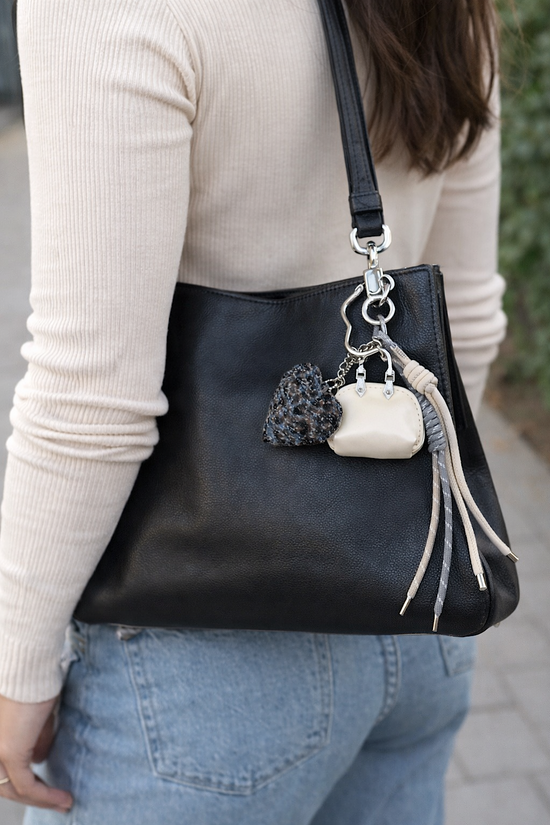 LLAVERO CHARM CORAZON AZUL + BOLSITO