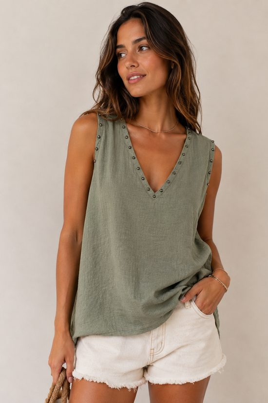 CAMISETA TACHUELAS VALERIA