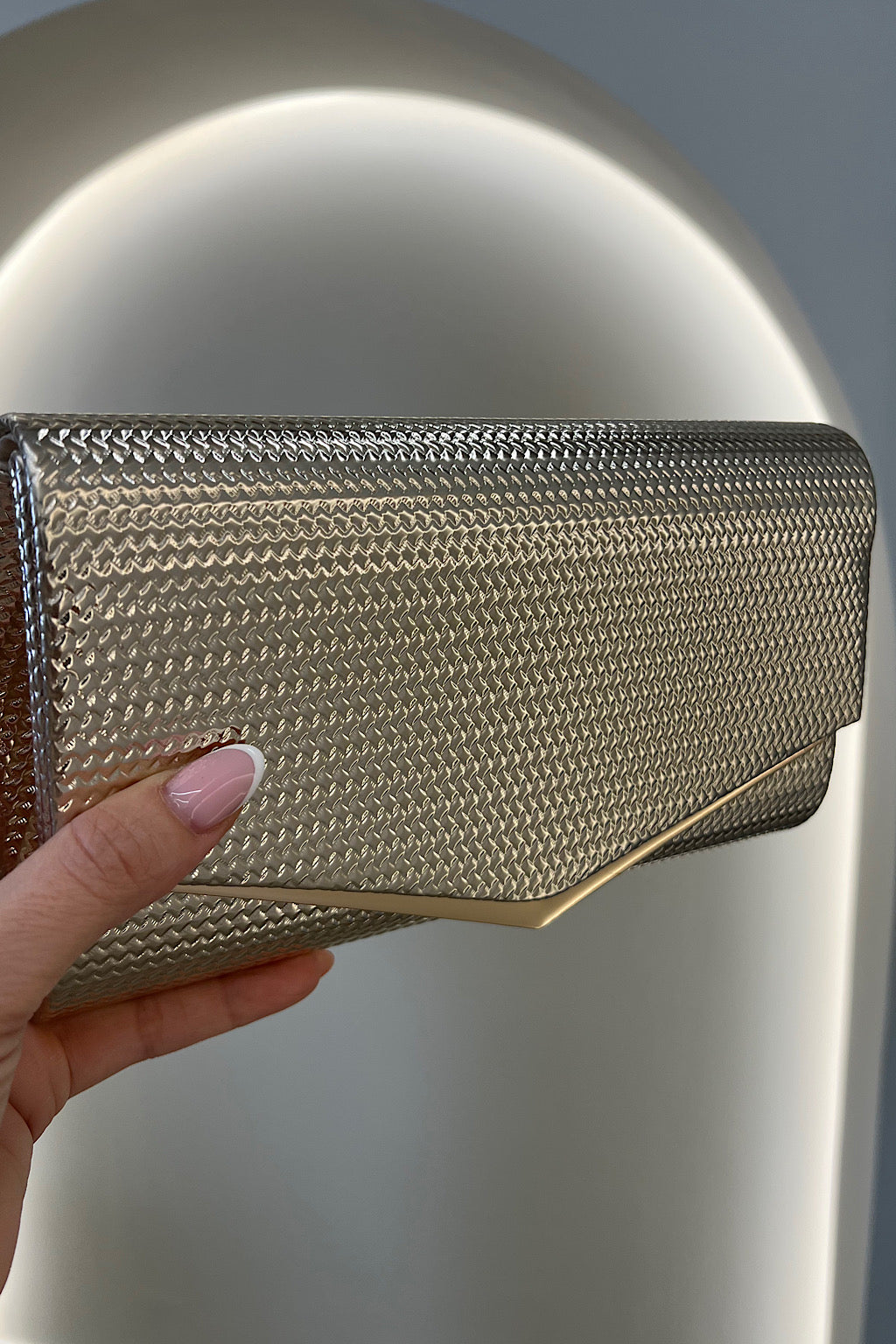 BOLSO MANO SORAYA ORO