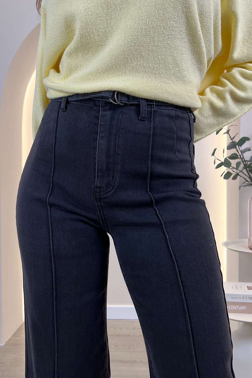 ANTHRAZITFARBENE JEANS