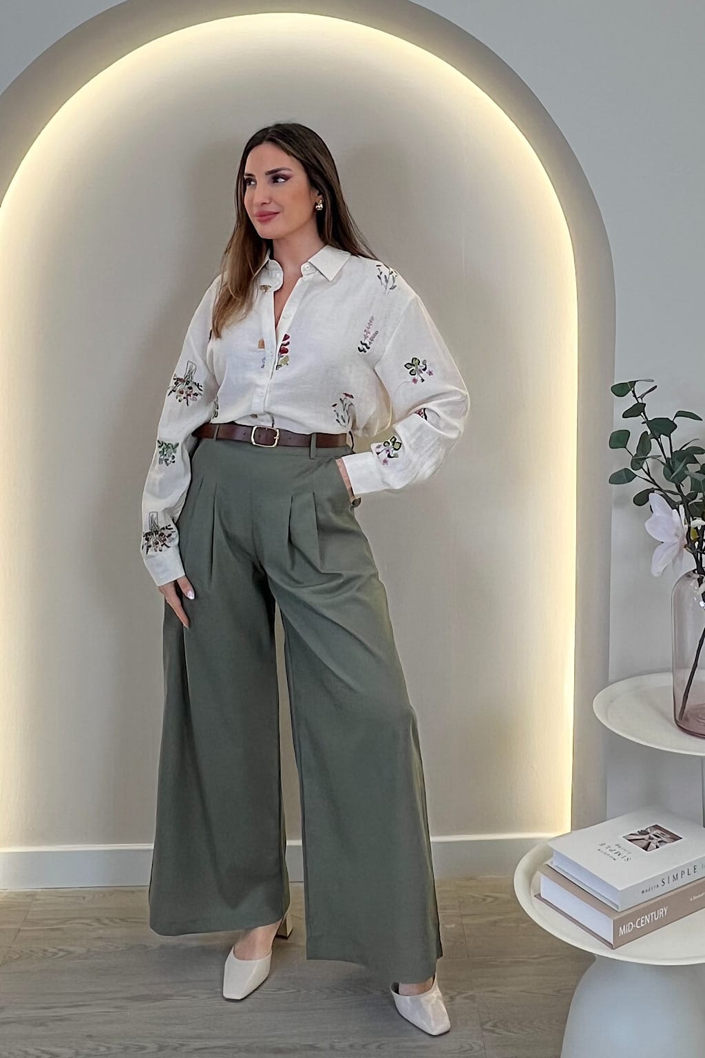 LANGE LEINENHOSE MIT GÜRTEL