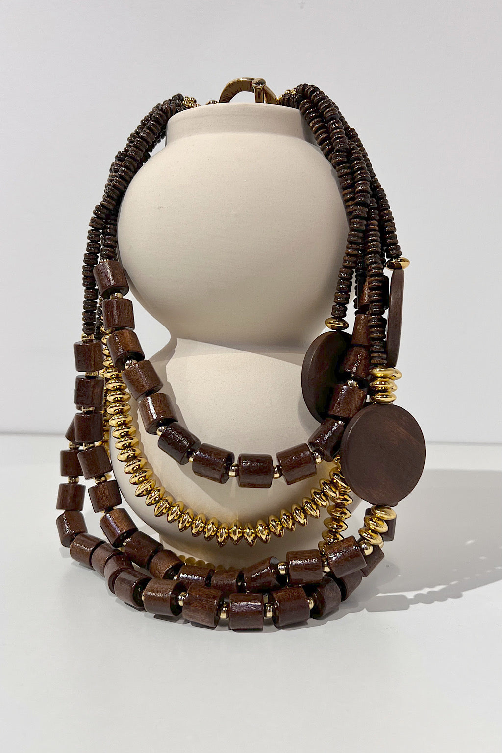 COLLAR EBANO DORADO