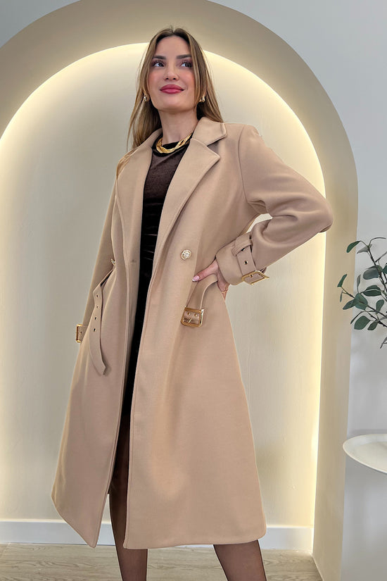 ABRIGO PAÑO DETALLE HEBILLA PUÑO