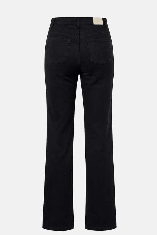 SCHWARZE JEANS MIT VORDERTASCHEN