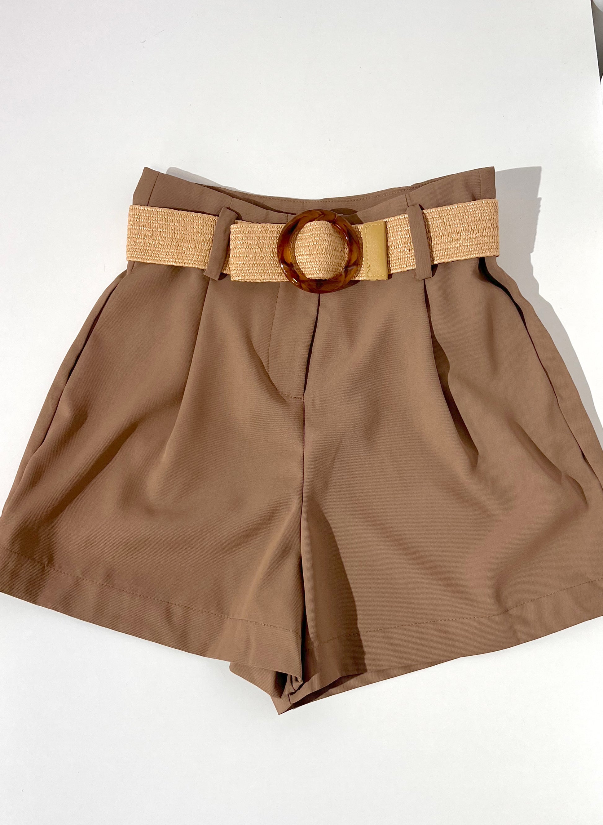 SHORT CON CINTURON SARA