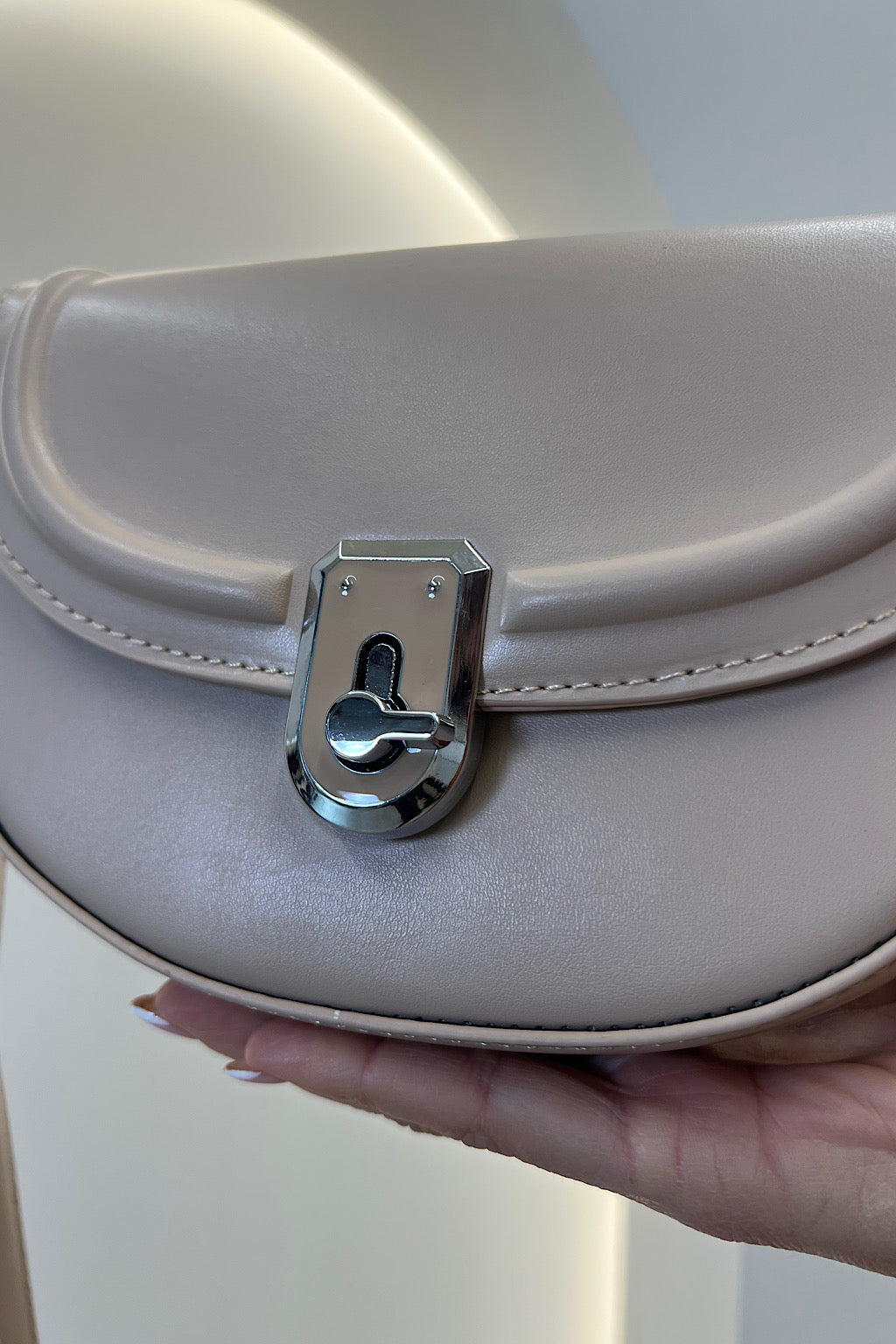 BOLSO BANDOLERA MEDIA LUNA