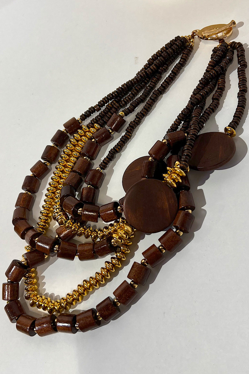 COLLAR EBANO DORADO