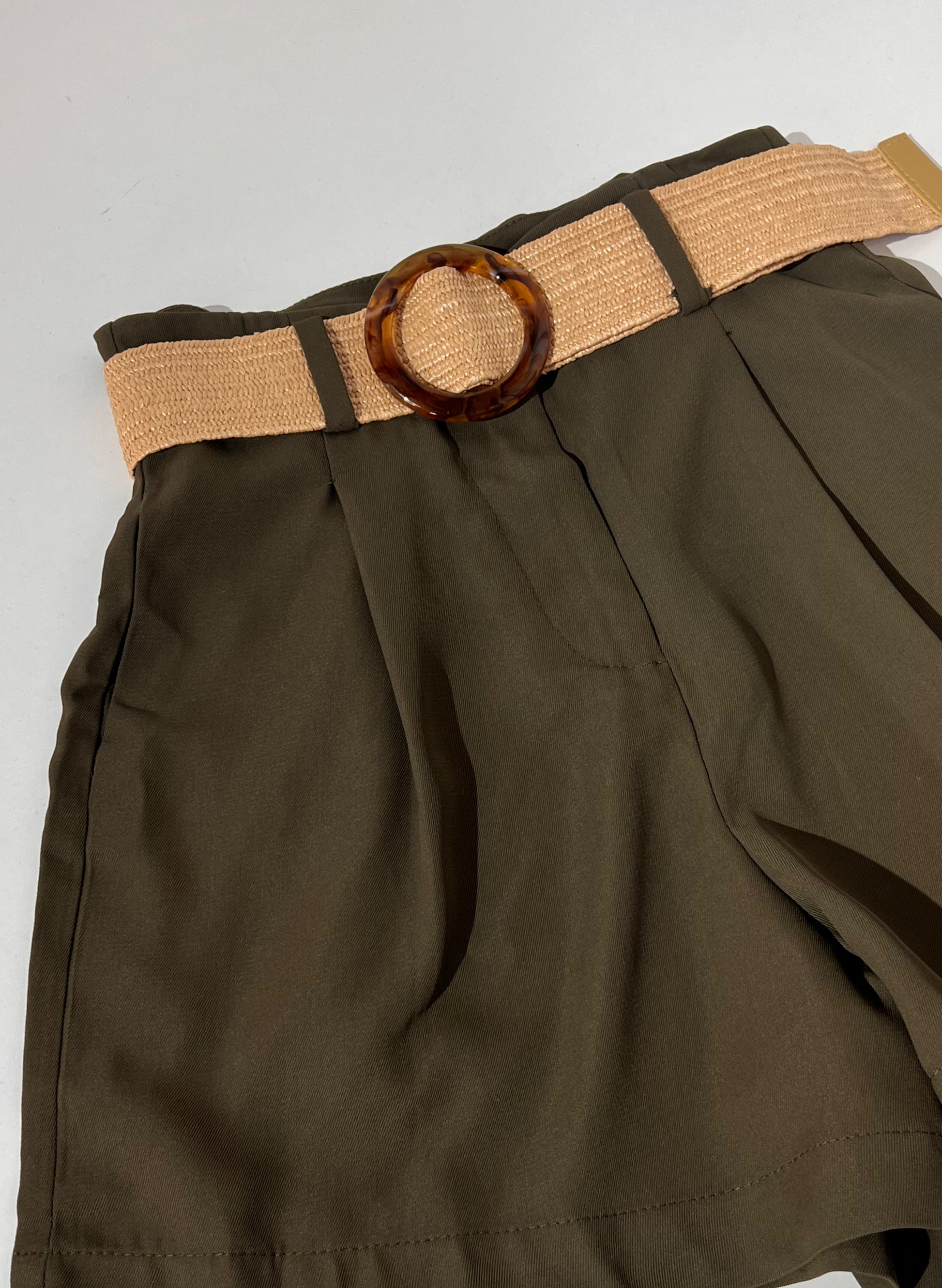 SHORT CON CINTURON SARA