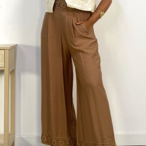 PANTALON DETALLE CINTURA