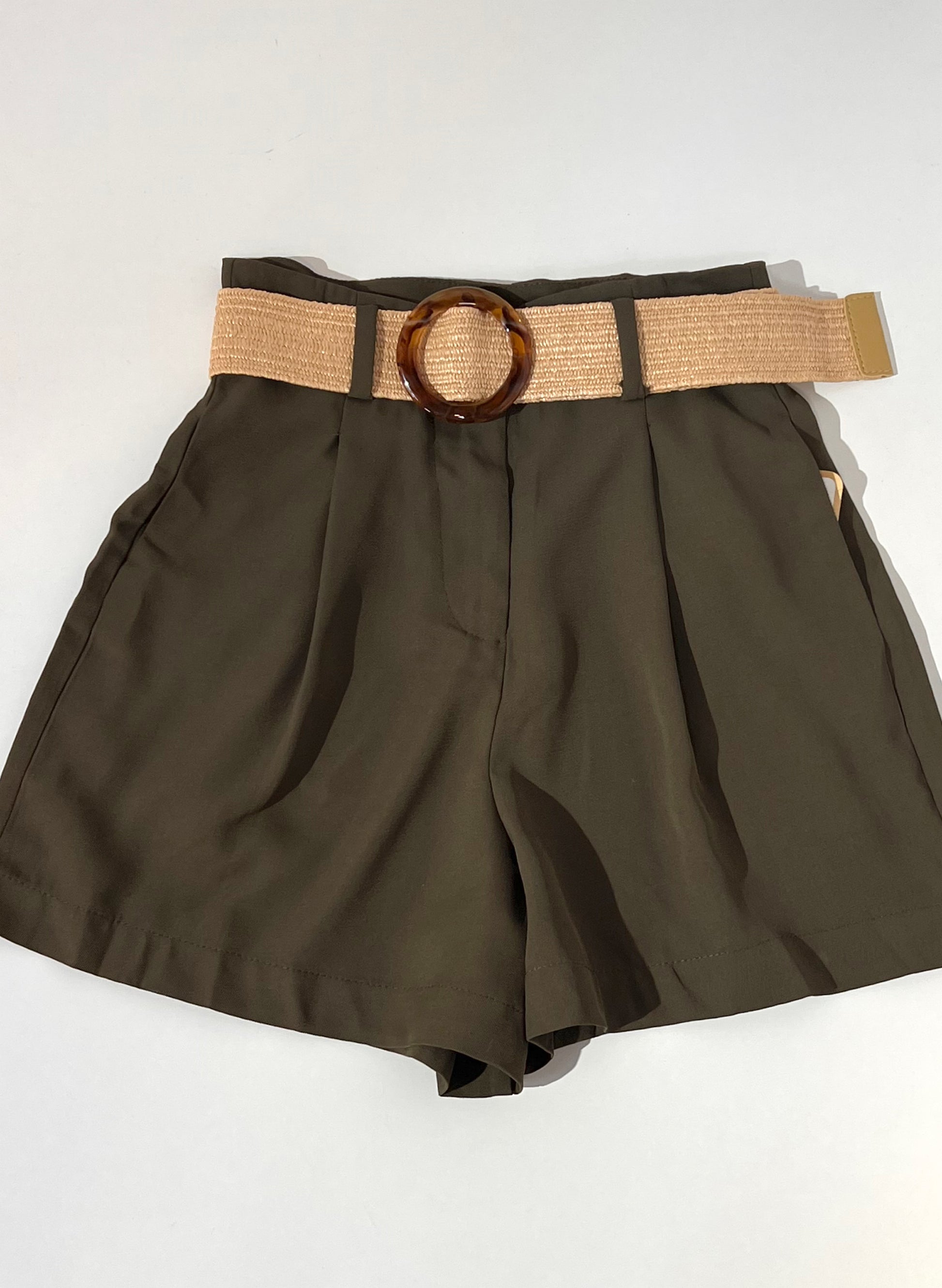 SHORT CON CINTURON SARA