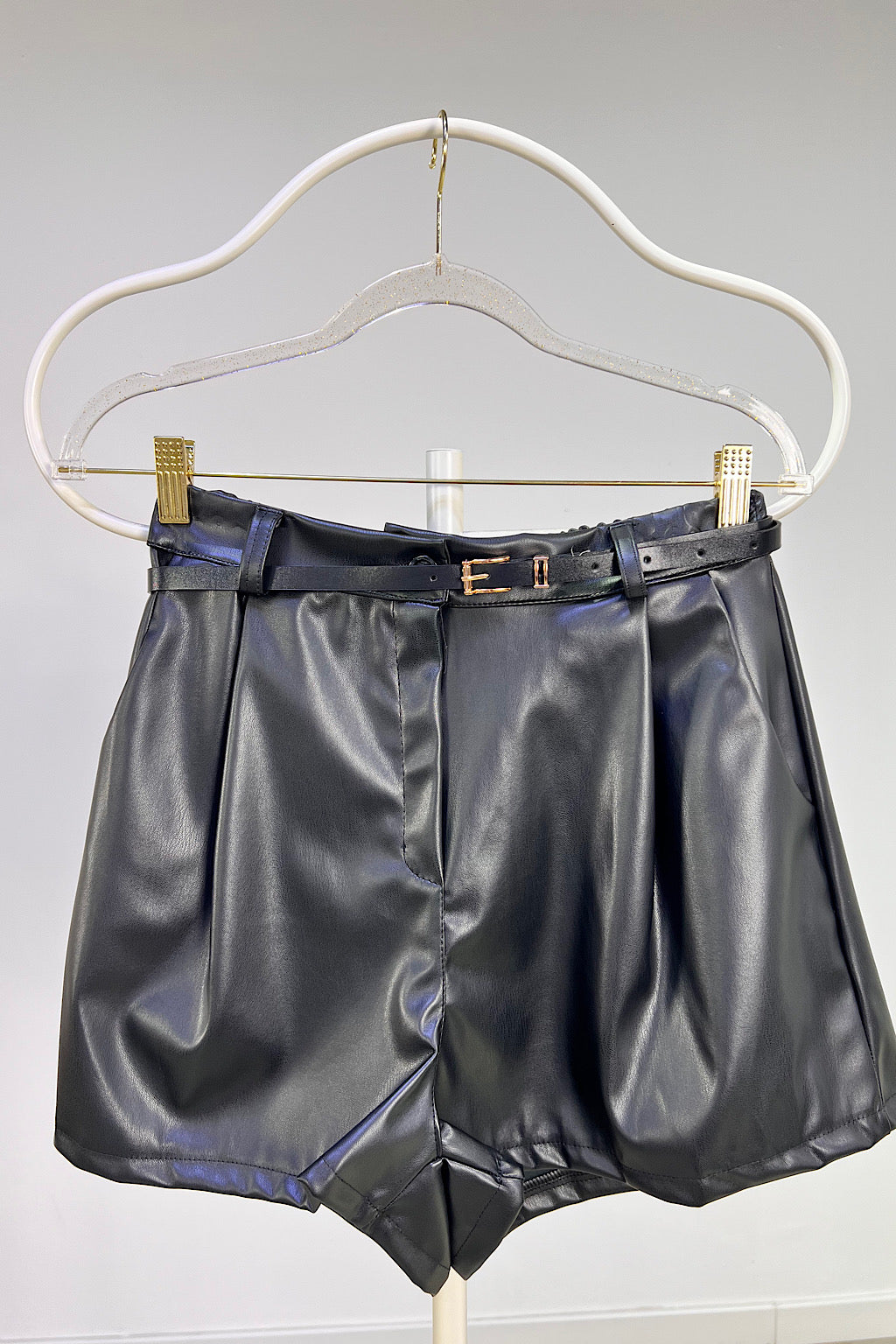 SHORT POLIPIEL CON CINTURON