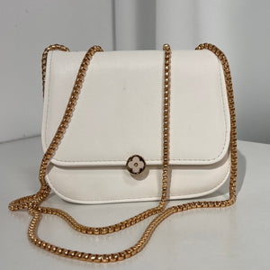 BOLSO PEQUEÑO DETALLE BOTON FLOR