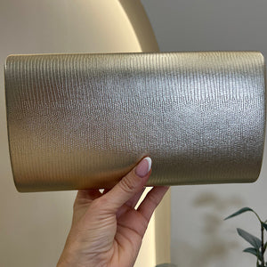 BOLSO MANO CIERRE ORO