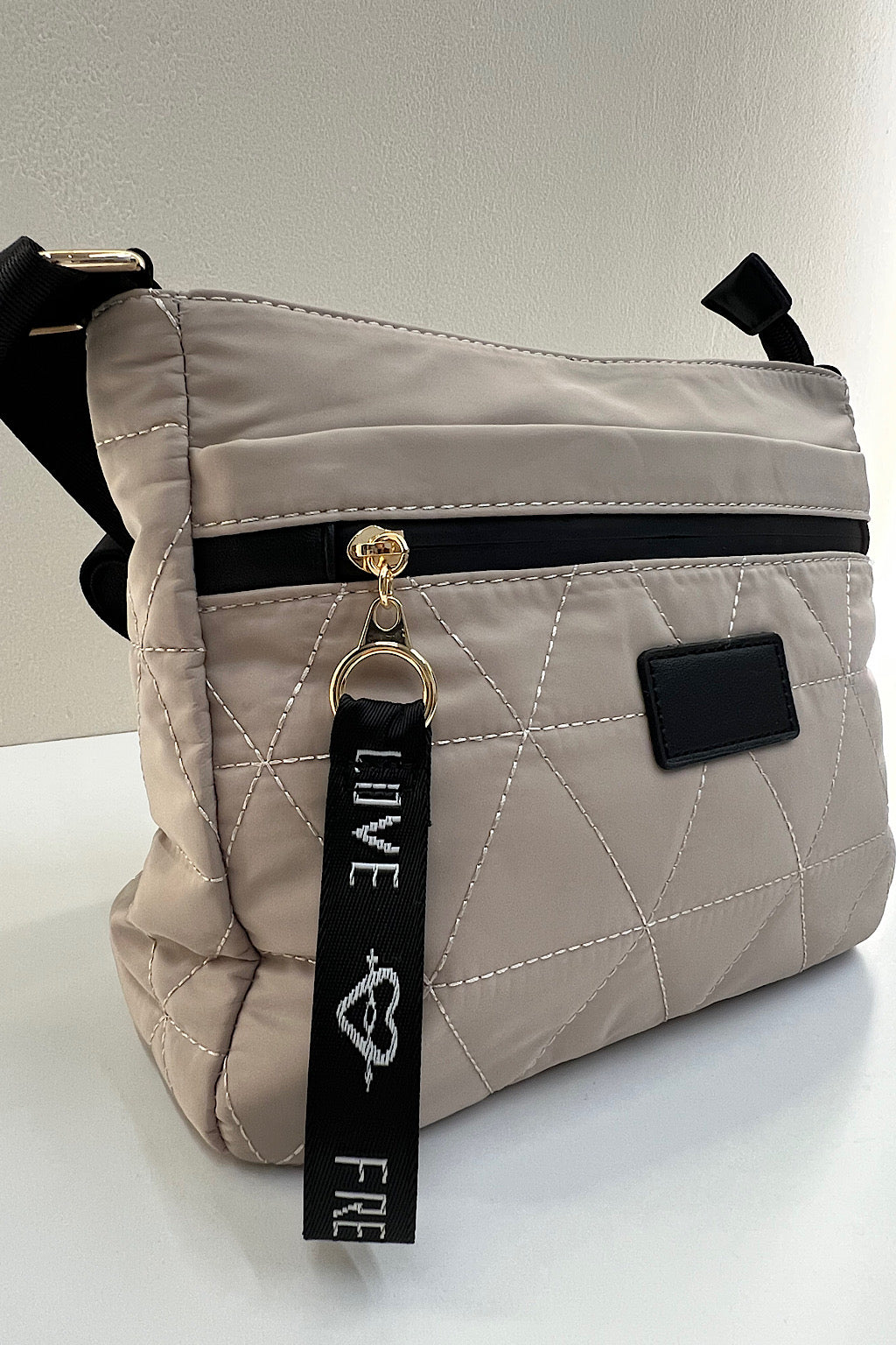 BOLSO ACOLCHADO BANDOLERA CELIA