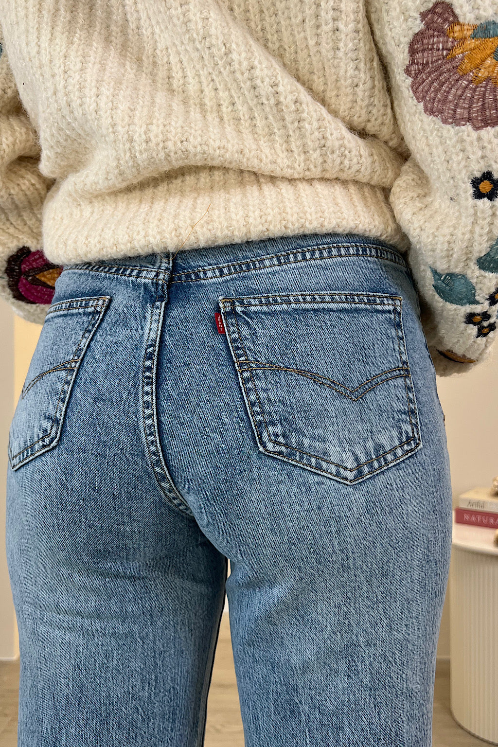 PANTALON VAQUEROBAJO DESFLECADO