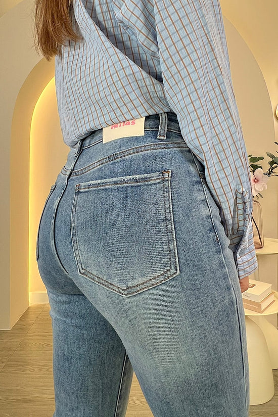 BOOT CUT JEANS