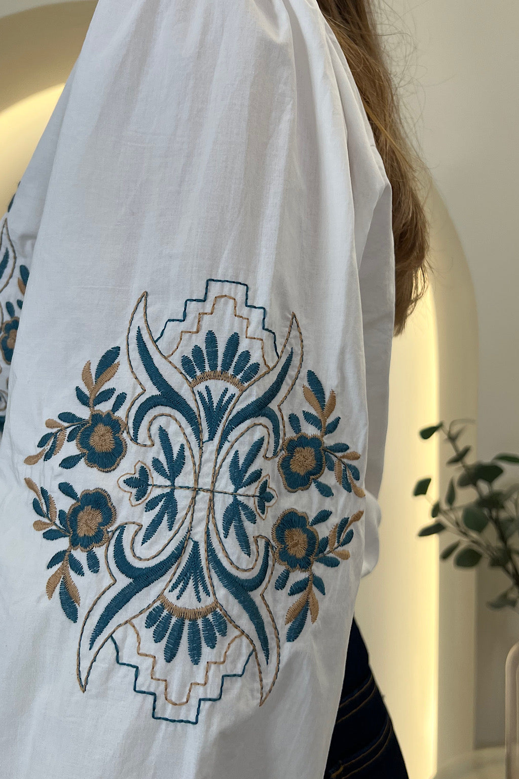 CAMISA BORDADOS CUELLO HELEN