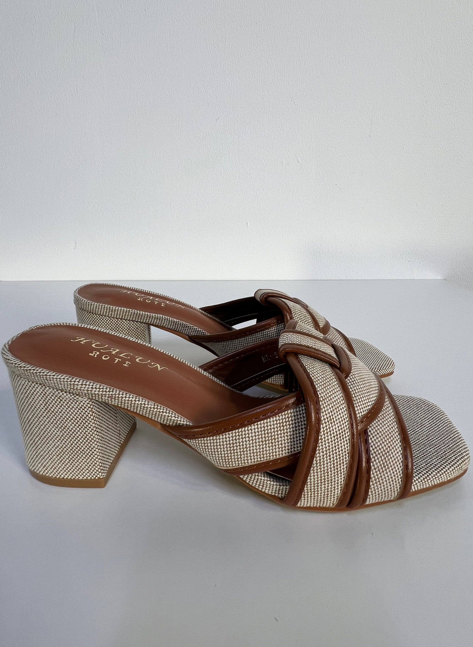 SANDALIA TACON ROMINA CAMEL