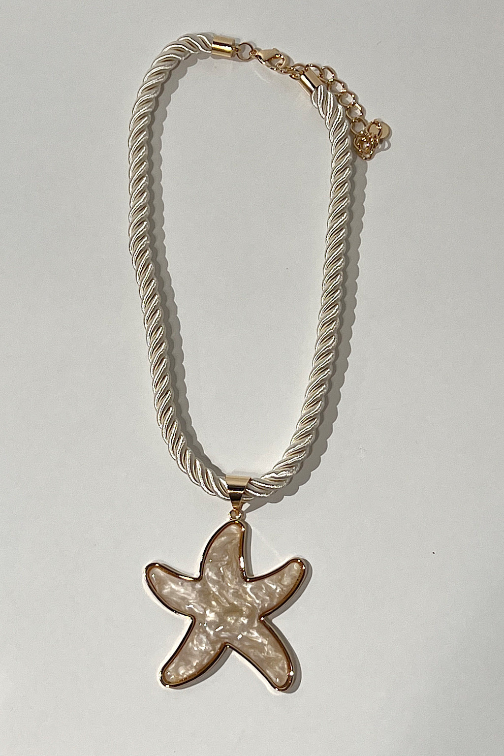 COLLAR ESTRELLA CUERDA