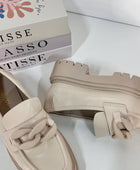 MOCASIN PLATAFORMA CADENA BEIGE