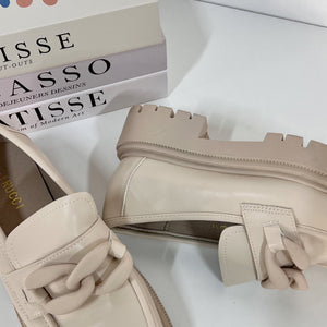 MOCASIN PLATAFORMA CADENA BEIGE