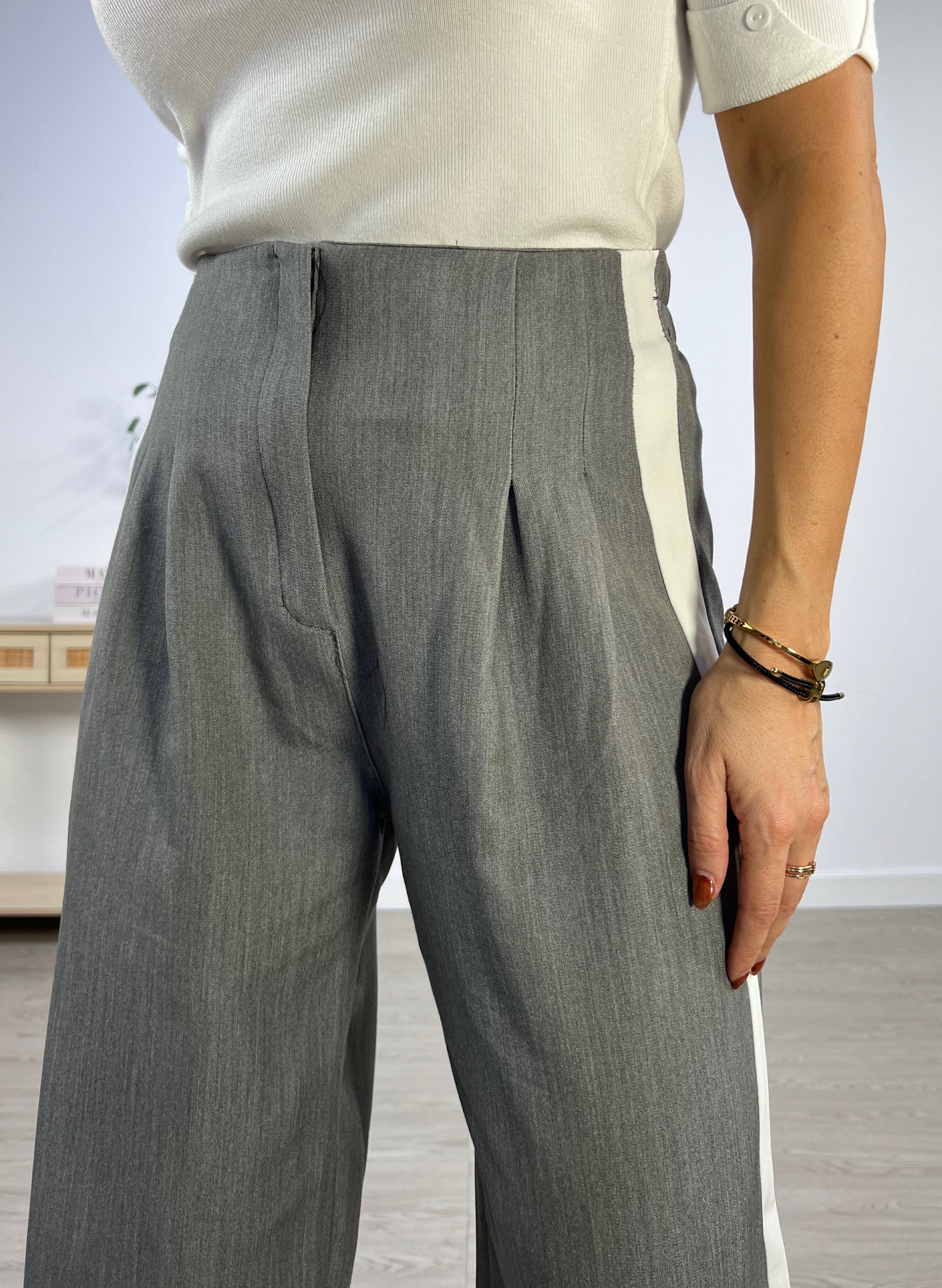 PANTALON TRAJE FRANJA BLANCA