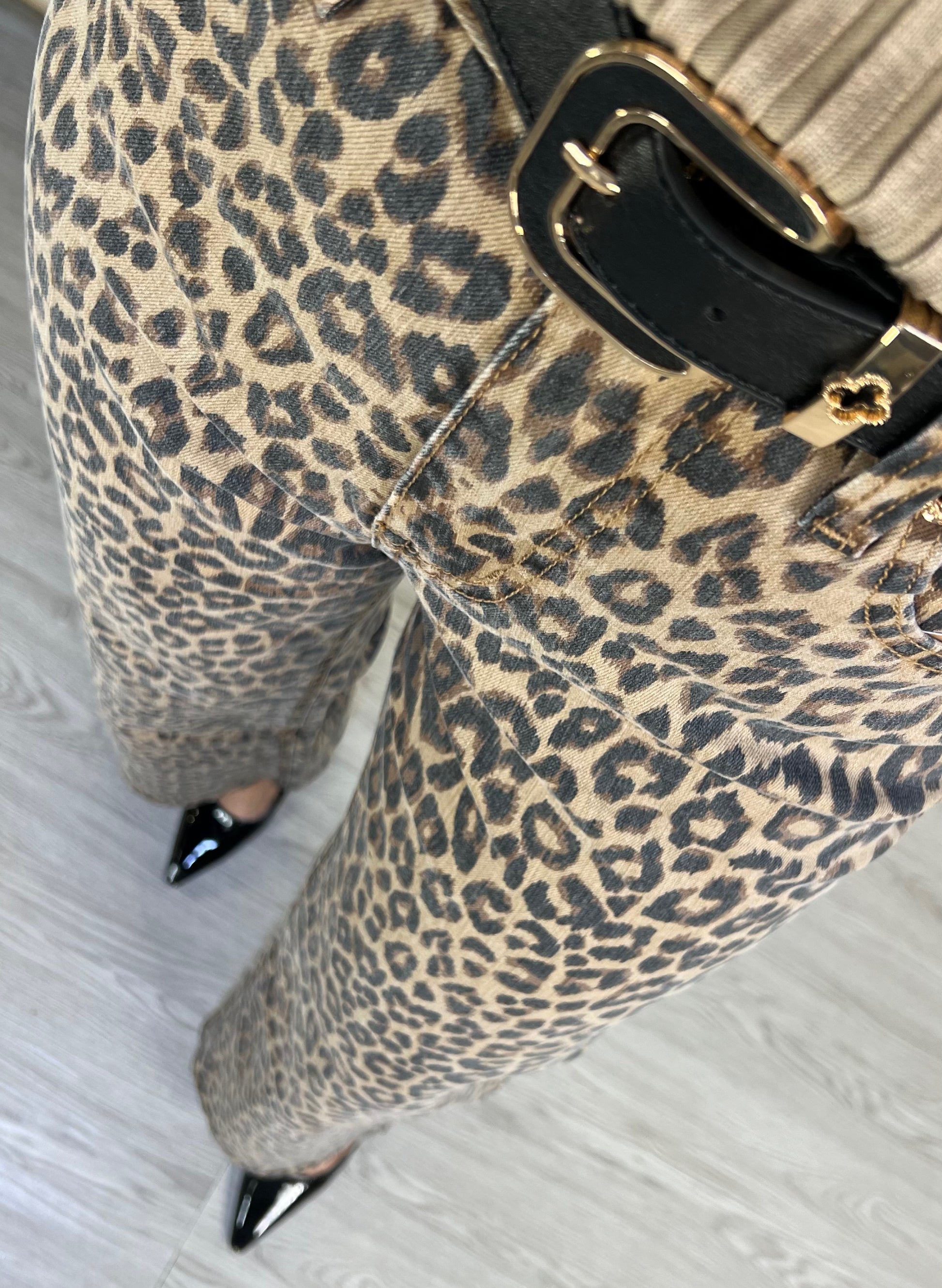 PANTALON VAQUERO LEOPARDO