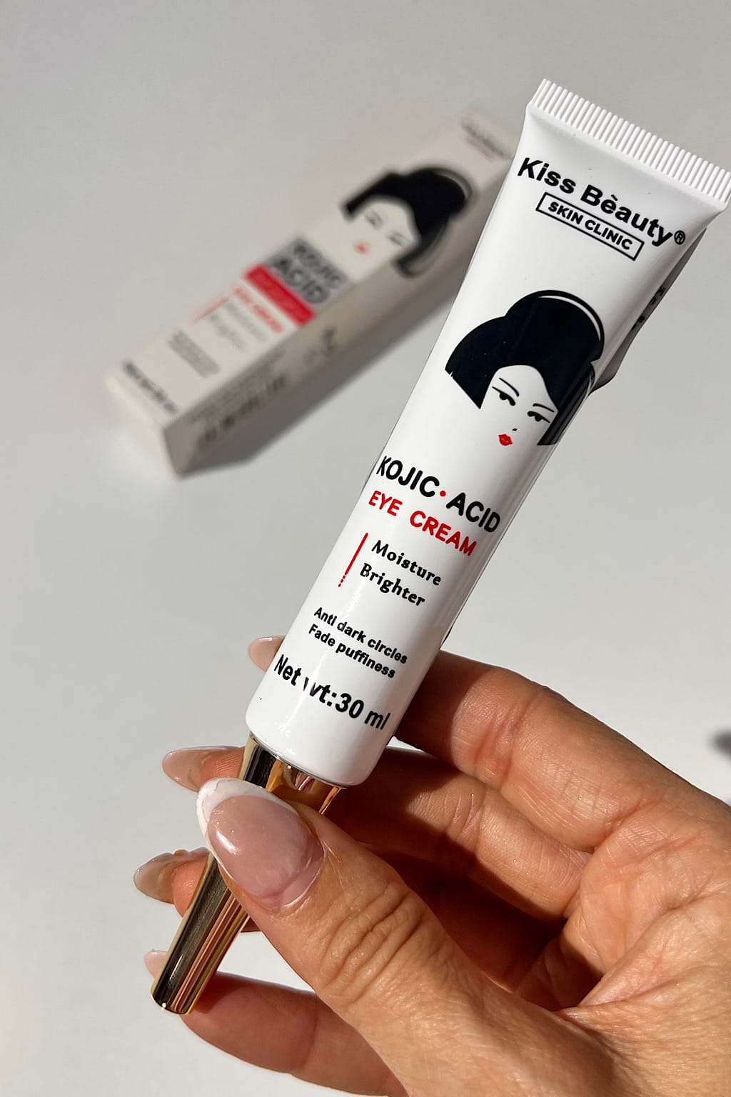 CONTORNO DE OJOS CON ÁCIDO KÓJICO