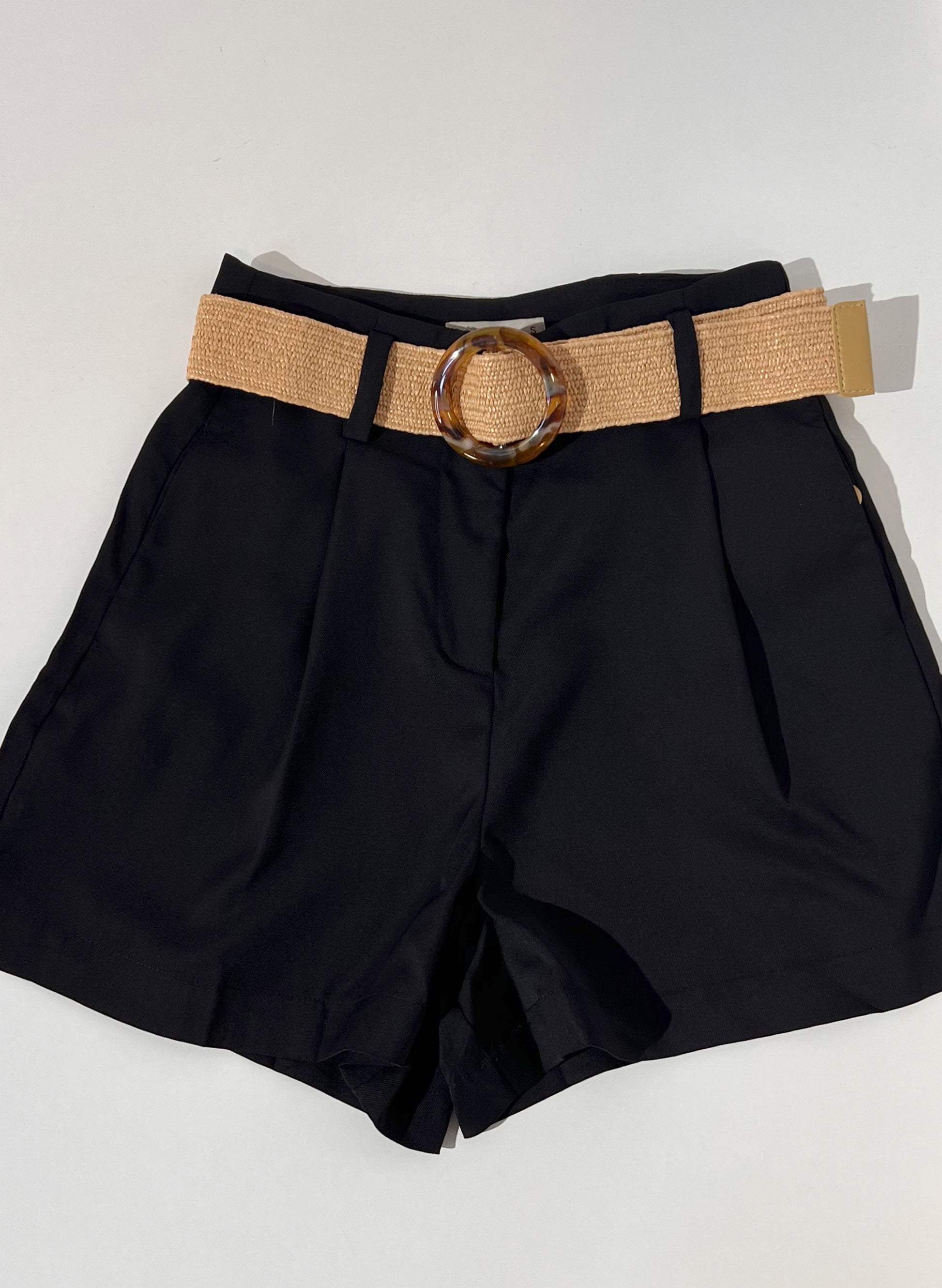 SHORT CON CINTURON SARA