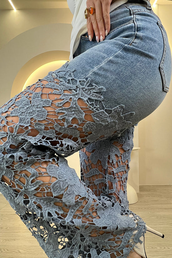 PANTALON VAQUERO CALADO FLORES