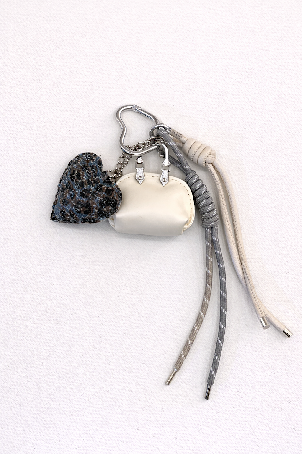 LLAVERO CHARM CORAZON AZUL + BOLSITO