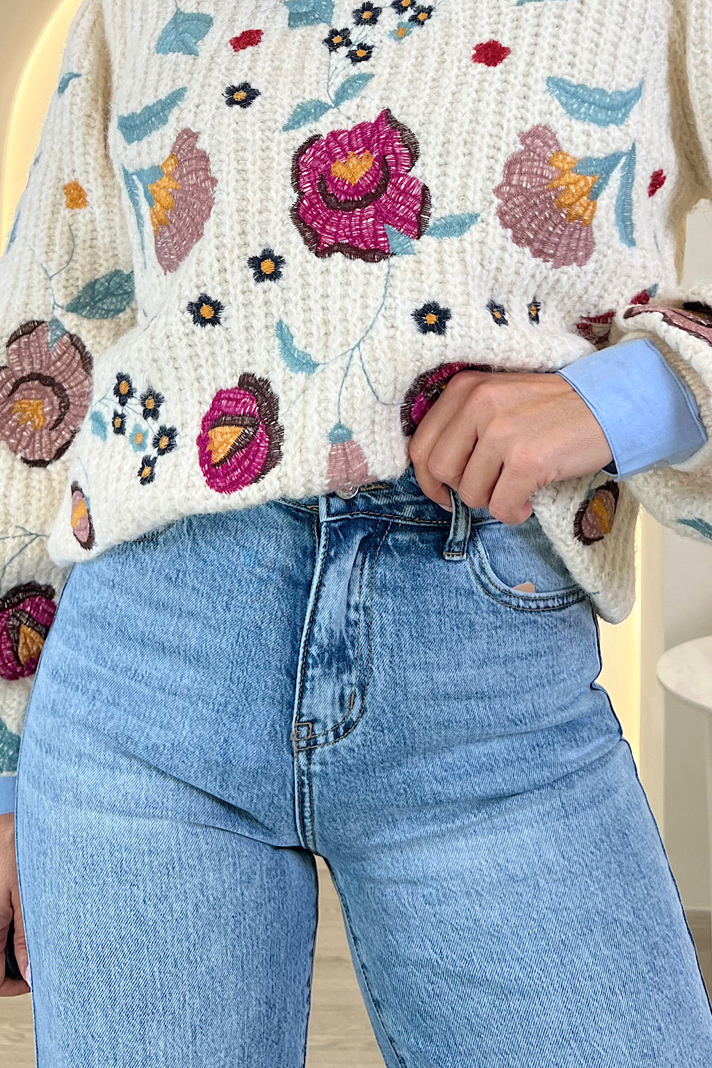 PANTALON VAQUEROBAJO DESFLECADO