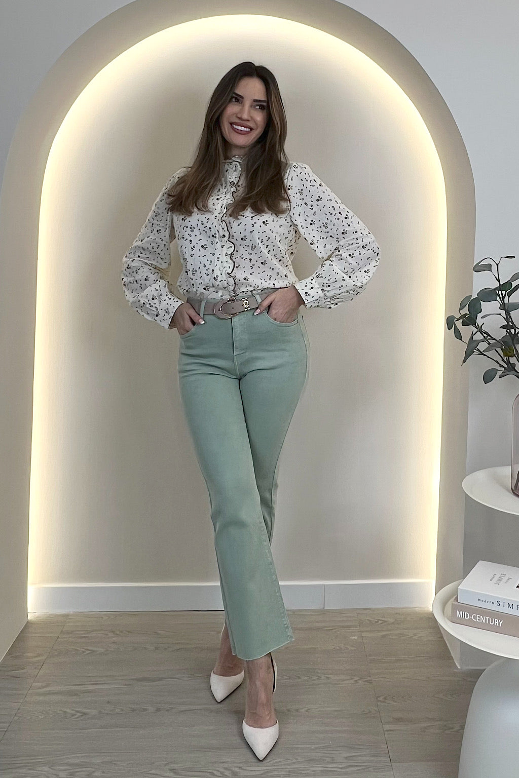 FLARE-JEANS IN MINTGRÜN