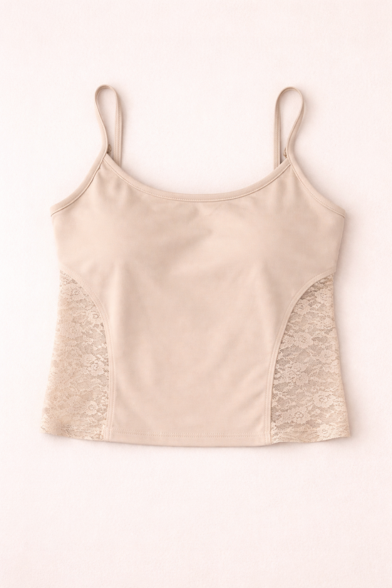 SPITZENTOP MIT SEITLICHEM BLUMENMUSTER VIOLETT