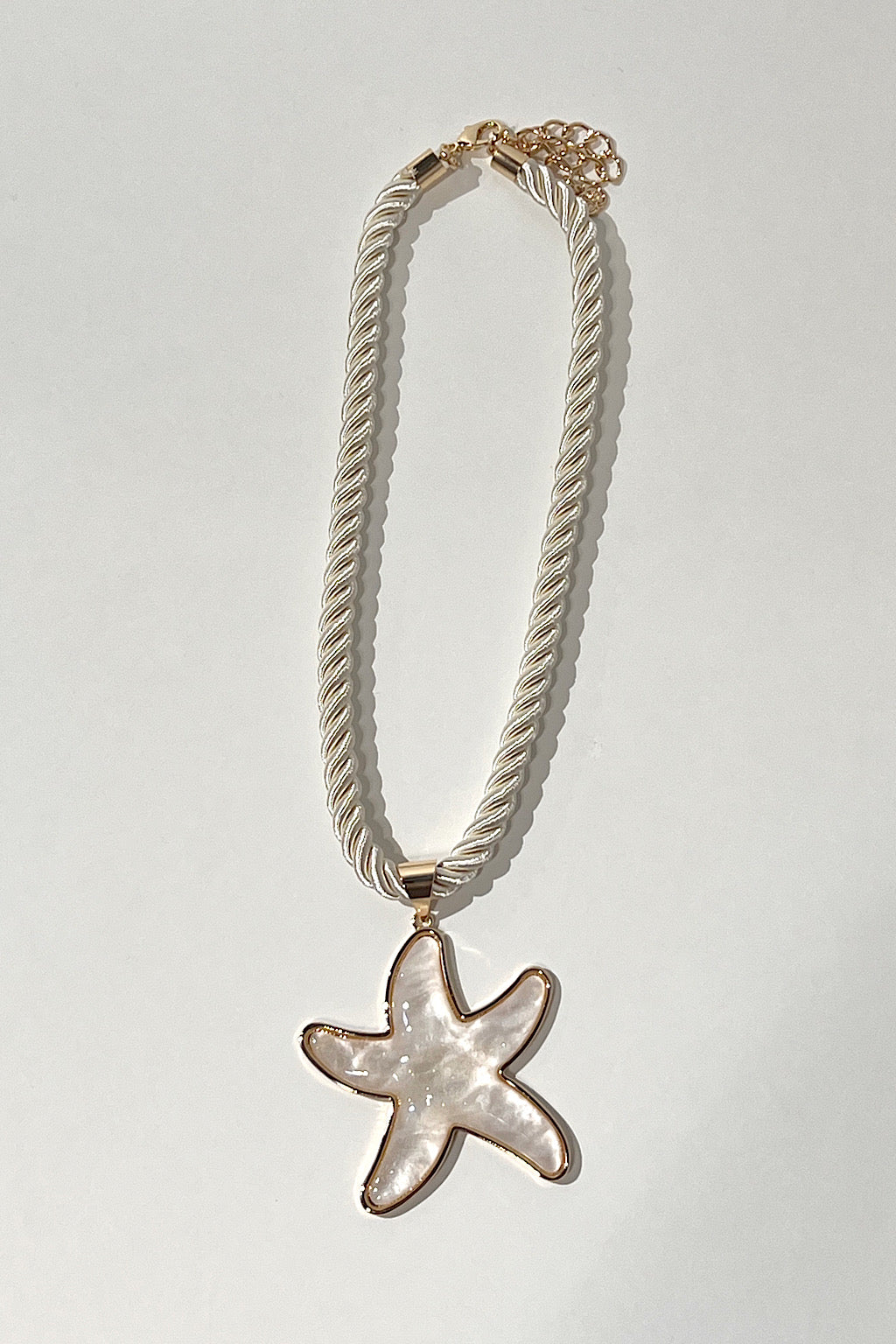 COLLAR ESTRELLA CUERDA