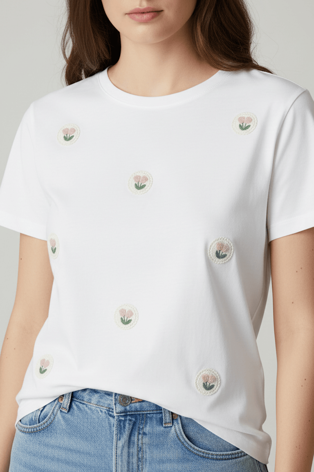 KURZARM-T-SHIRT MIT ROSENSTICKEREI