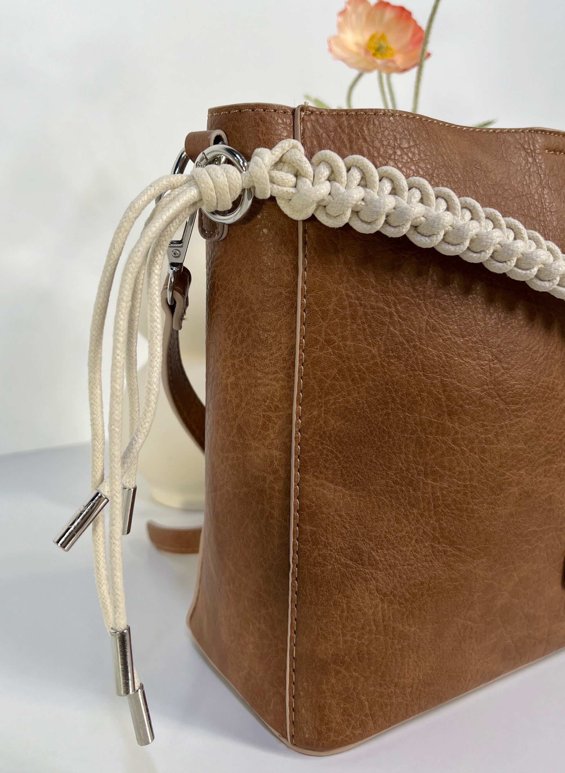 BOLSO DETALLLE TRENZA