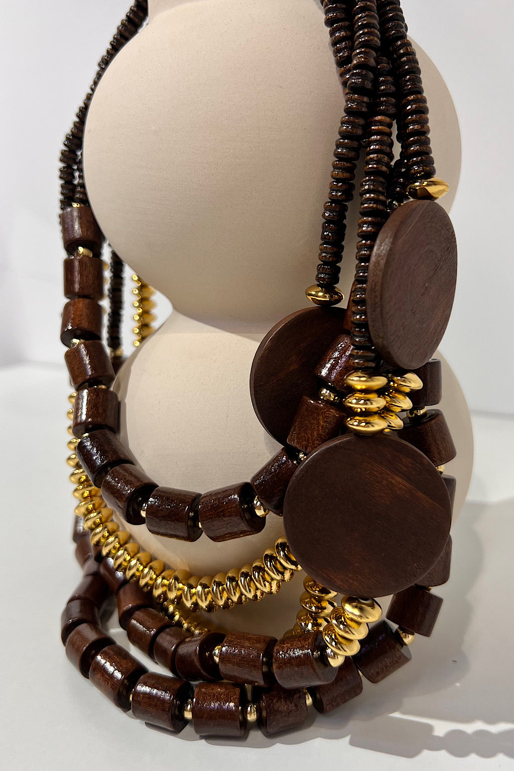 COLLAR EBANO DORADO