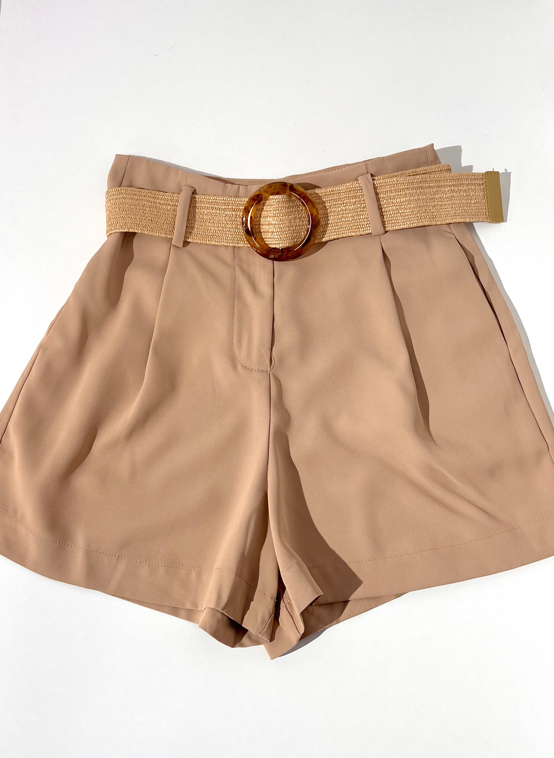 SHORT CON CINTURON SARA