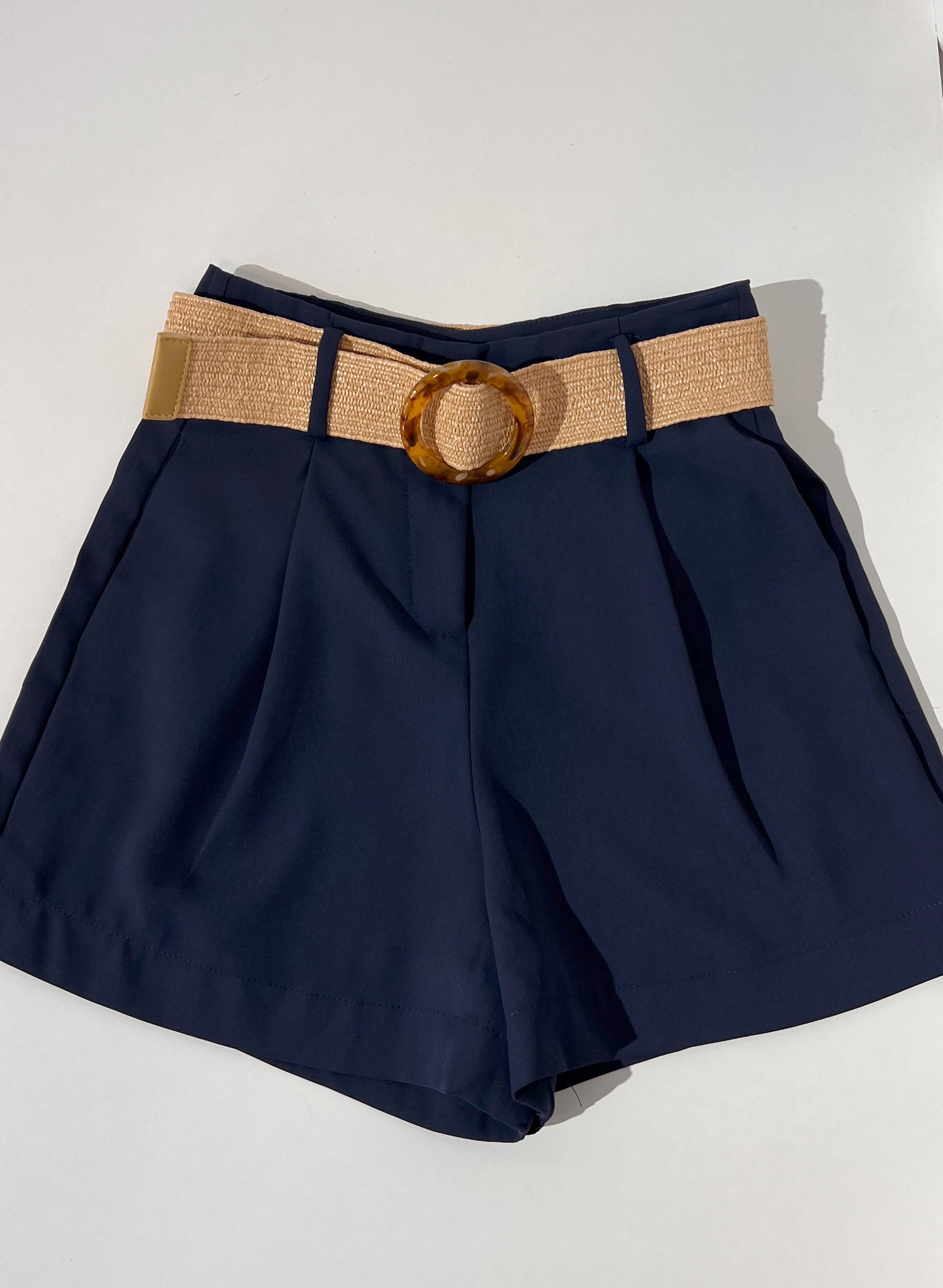 SHORT CON CINTURON SARA