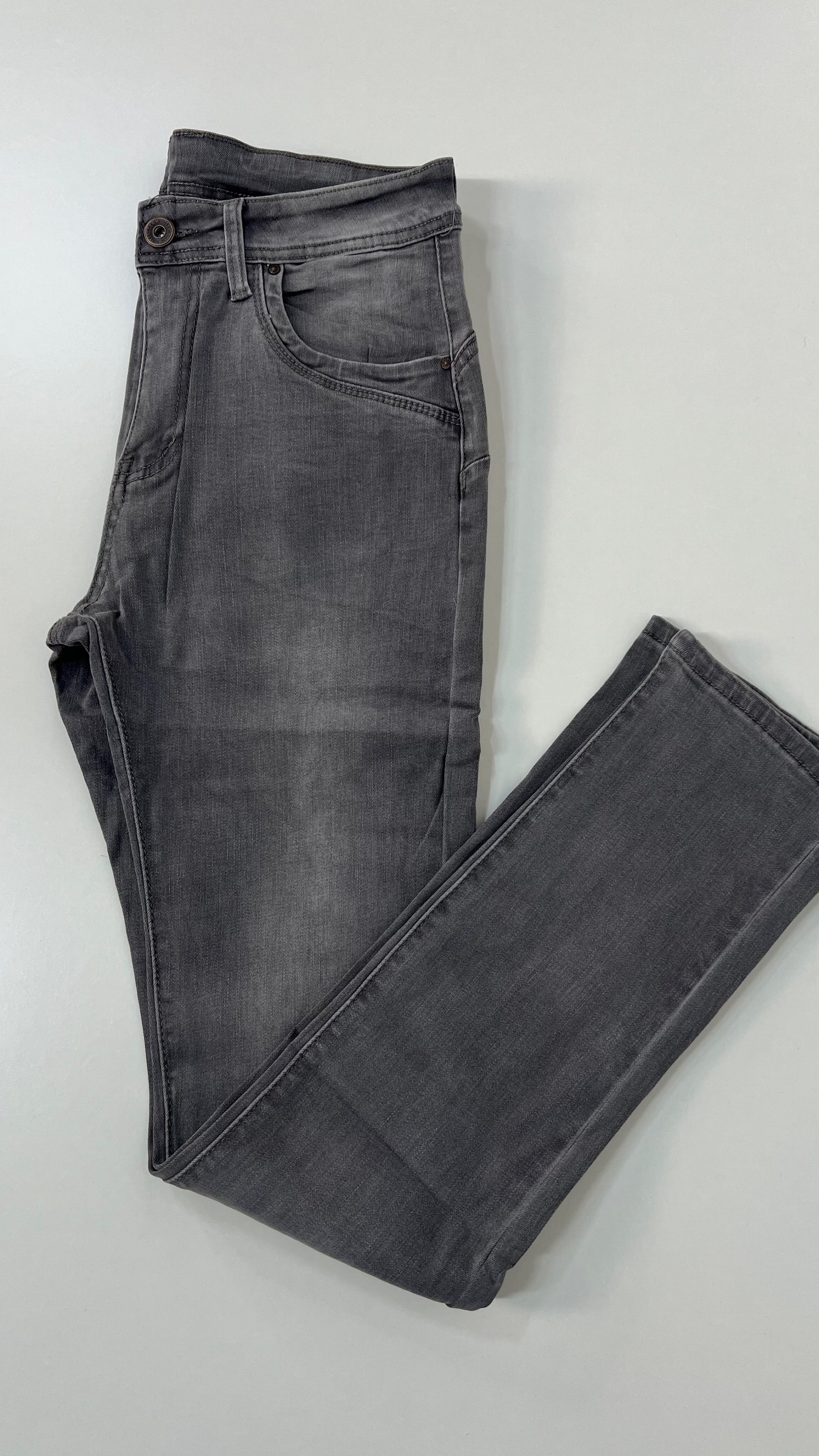 PANTALON VAQUERO GRIS