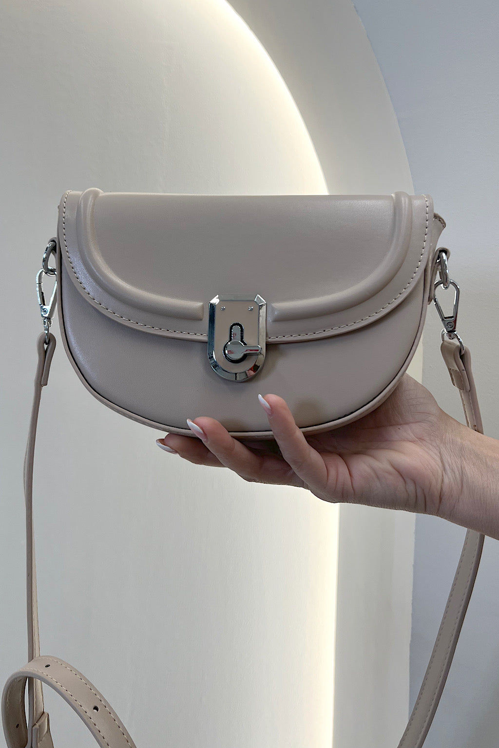 BOLSO BANDOLERA MEDIA LUNA