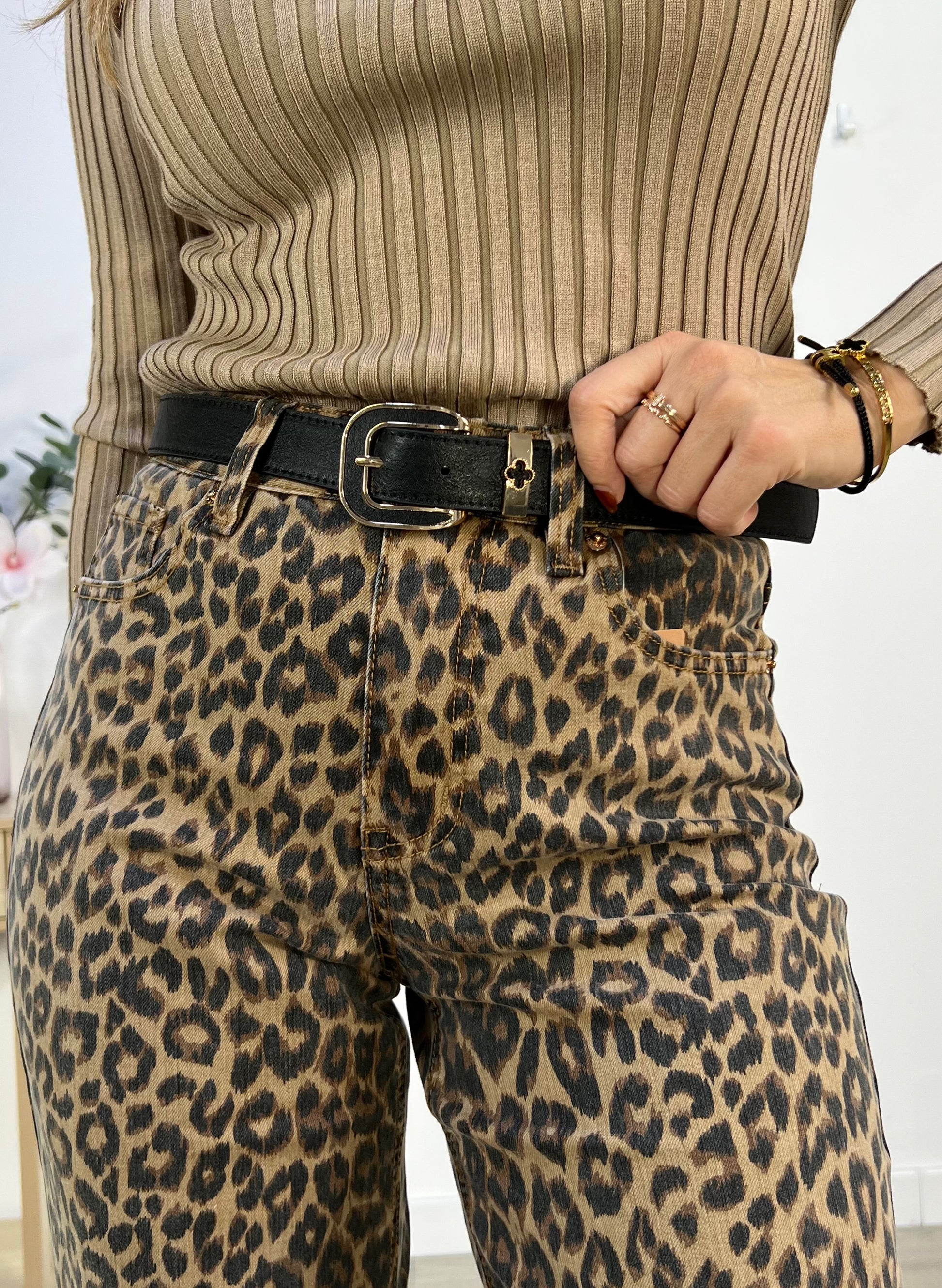 PANTALON VAQUERO LEOPARDO