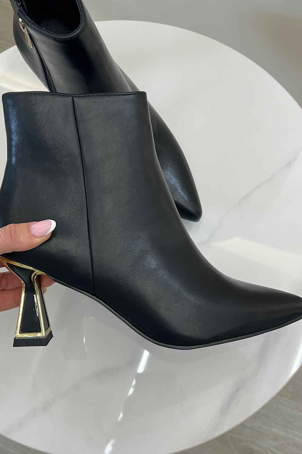 STIEFELETTE GOLDENER ABSATZ ELENA