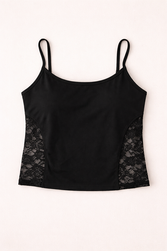 SPITZENTOP MIT SEITLICHEM BLUMENMUSTER VIOLETT